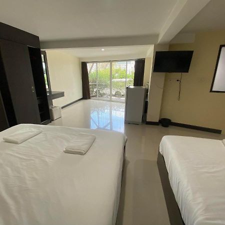 The Elegant Patong Hotel Exterior photo