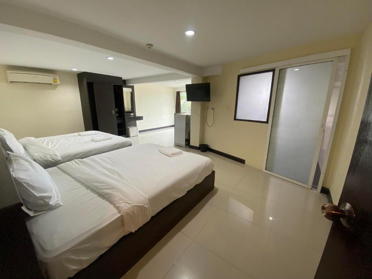 The Elegant Patong Hotel Exterior photo