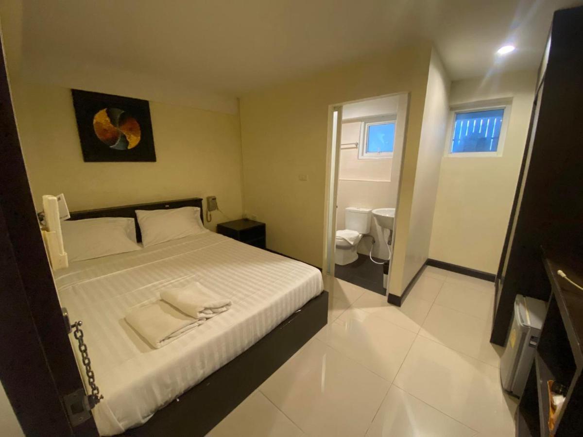 The Elegant Patong Hotel Exterior photo