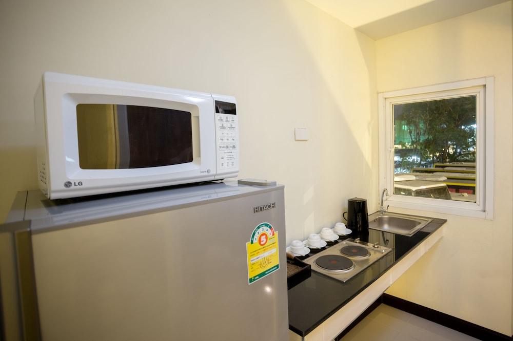 The Elegant Patong Hotel Exterior photo
