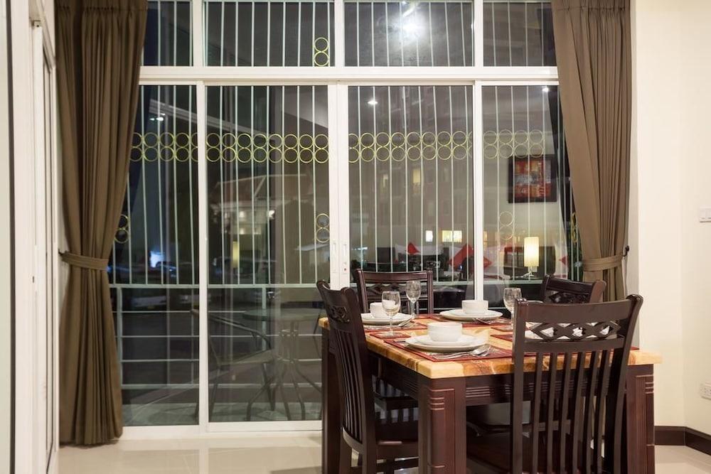 The Elegant Patong Hotel Exterior photo