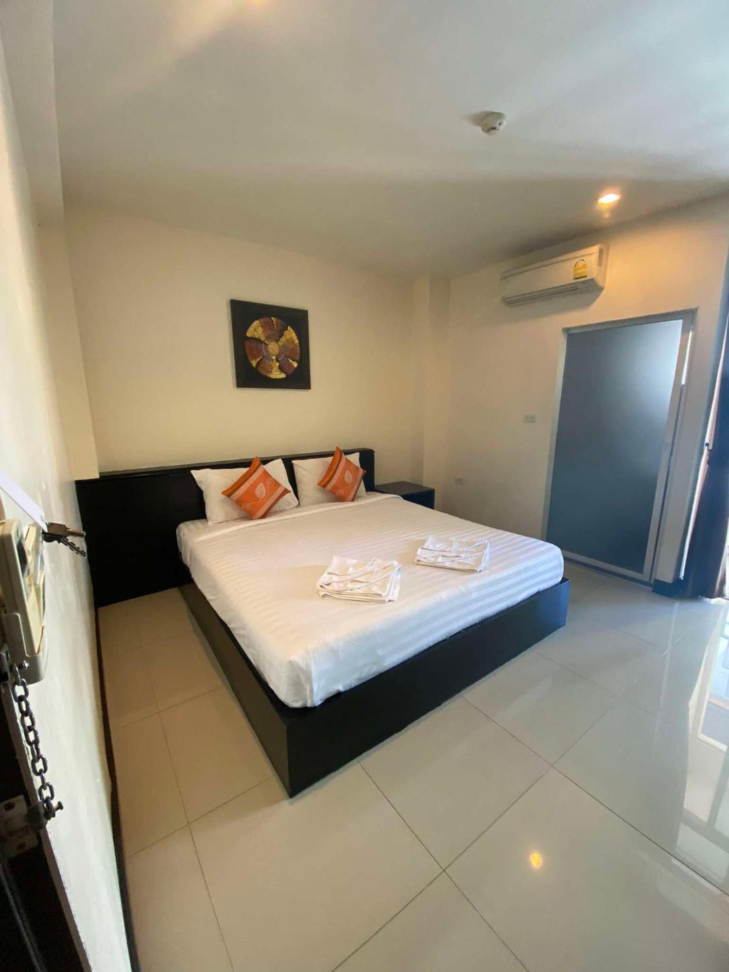 The Elegant Patong Hotel Exterior photo