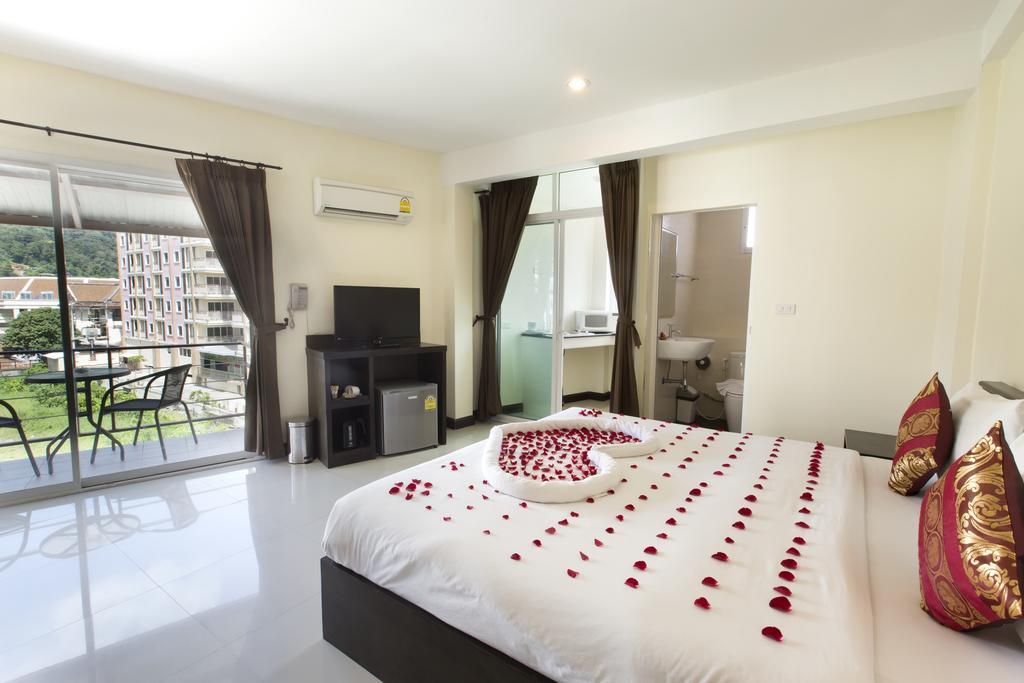 The Elegant Patong Hotel Exterior photo