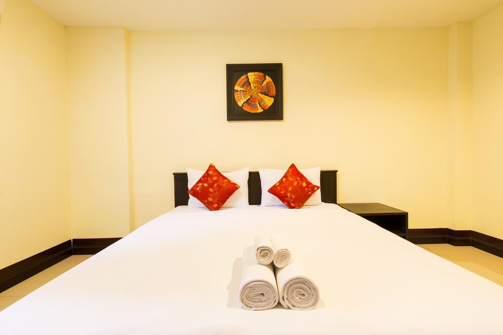 The Elegant Patong Hotel Exterior photo